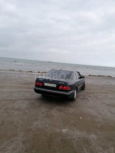 Mercedes E 230 1997, 490,000 km - 2.3 l - Bakı