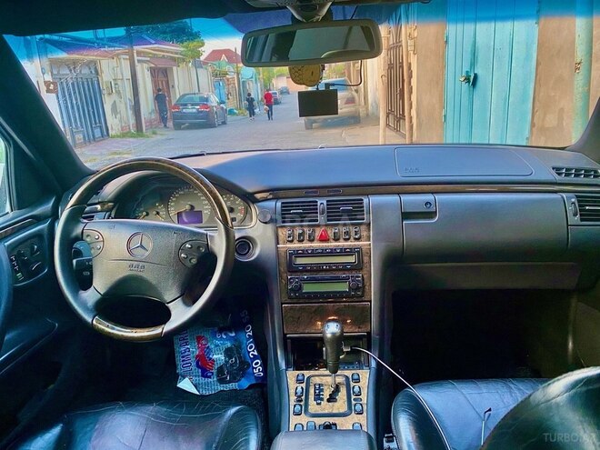Mercedes E 280 1999, 260,000 km - 2.8 l - Bakı