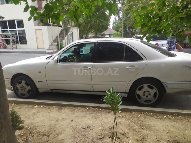 Mercedes E 220 1997, 550,000 km - 2.2 л - Bakı