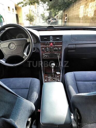 Mercedes C 240 1999, 460,000 km - 2.6 l - Şirvan