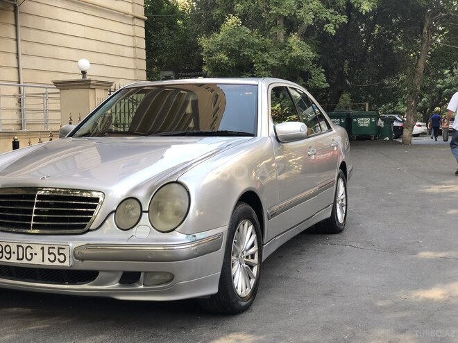 Mercedes E 280 2001, 313,000 km - 2.8 l - Bakı