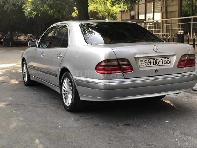 Mercedes E 280 2001, 313,000 km - 2.8 l - Bakı