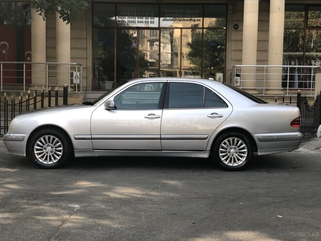Mercedes E 280 2001, 313,000 km - 2.8 l - Bakı