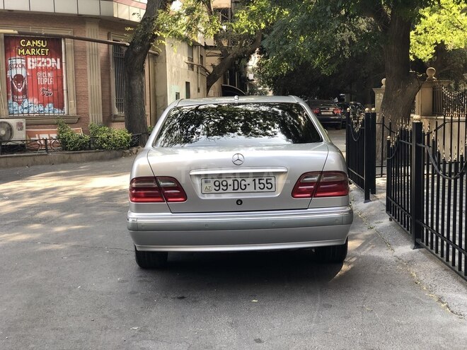 Mercedes E 280 2001, 313,000 km - 2.8 l - Bakı