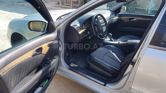 Mercedes E 220 2005, 289,000 km - 2.2 l - Bakı