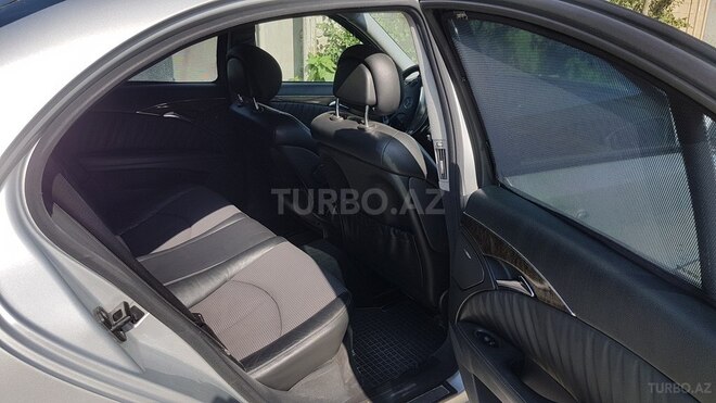 Mercedes E 220 2005, 289,000 km - 2.2 l - Bakı