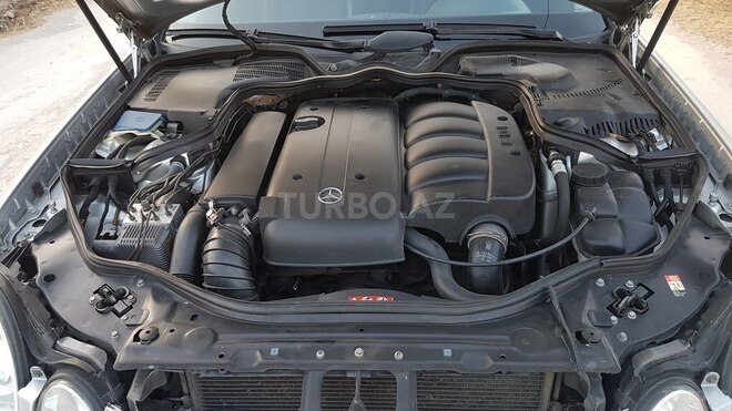 Mercedes E 220 2005, 289,000 km - 2.2 l - Bakı