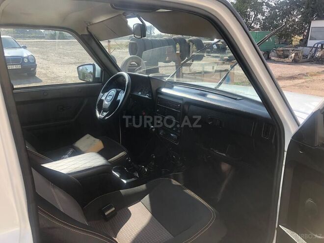 LADA (VAZ) Niva 2015, 56,000 km - 1.7 l - Salyan