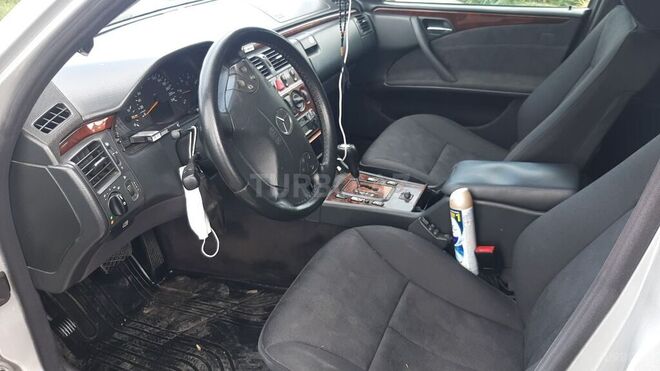 Mercedes E 220 1999, 670,000 km - 2.2 l - Bakı
