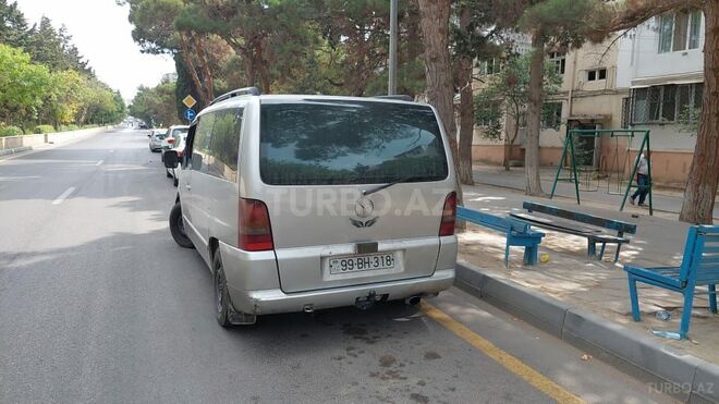 Mercedes V 220 2000, 100,020 km - 2.2 l - Bakı
