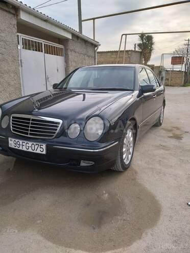 Mercedes E 220 2001, 408,200 km - 2.2 l - Bakı