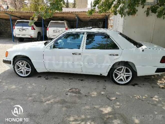 Mercedes E 300 1990, 3,454,778 km - 3.0 l - Bakı
