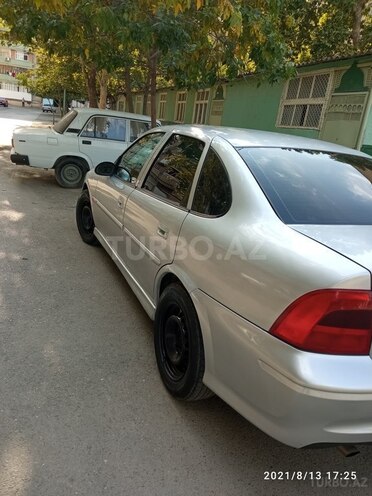 Opel Vectra 1999, 350,000 km - 1.8 l - Mingəçevir