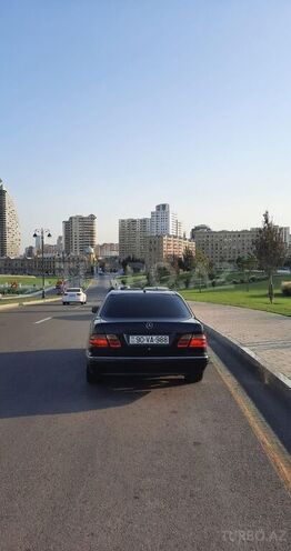 Mercedes E 240 2000, 295,000 km - 2.6 л - Bakı