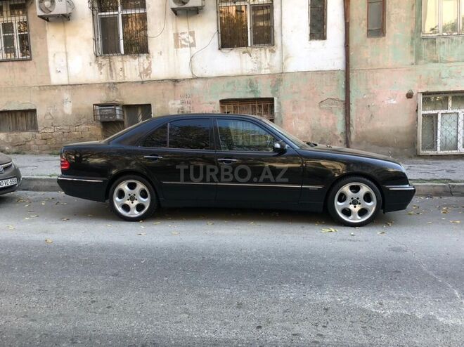 Mercedes E 240 2000, 295,000 km - 2.6 л - Bakı