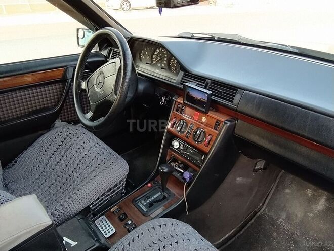 Mercedes E 220 1994, 615,650 km - 2.2 l - Bakı