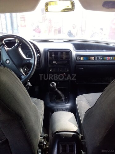 GAZ 3110 2004, 12,435 km - 2.3 l - Salyan