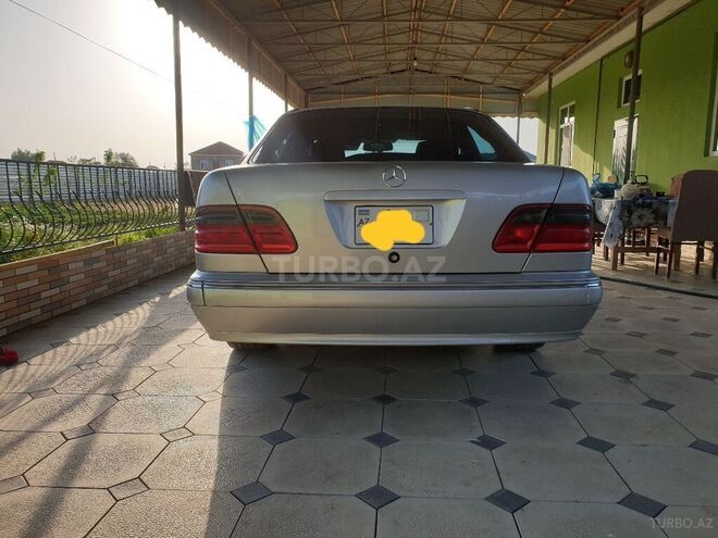 Mercedes E 240 2001, 195,878 km - 2.6 l - Cəlilabad