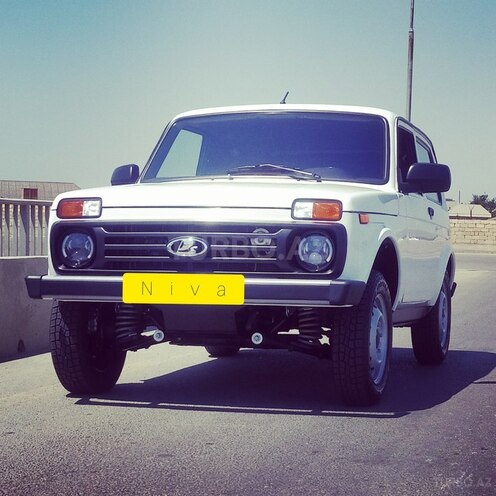 LADA (VAZ) Niva 2021, 11,000 km - 1.7 l - Salyan