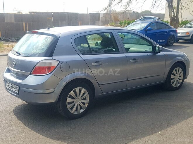 Opel Astra 2004, 242,000 km - 1.4 l - Bakı