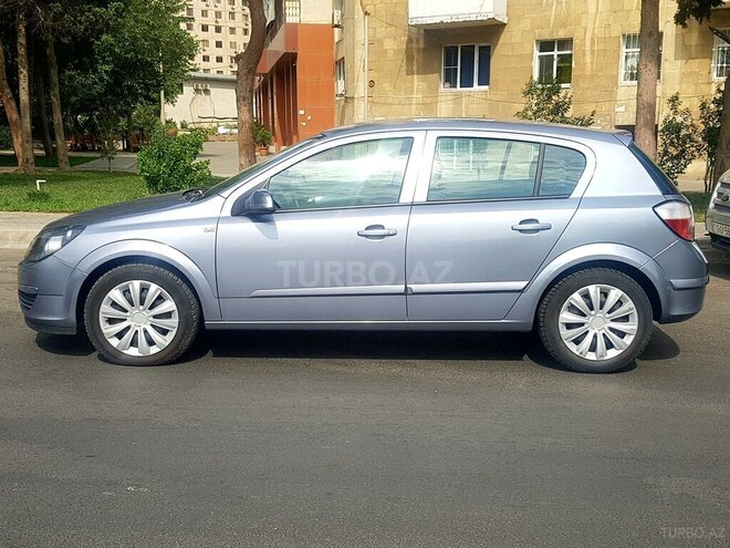 Opel Astra 2004, 242,000 km - 1.4 l - Bakı