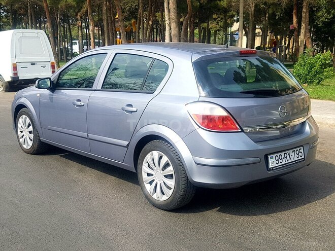 Opel Astra 2004, 242,000 km - 1.4 l - Bakı