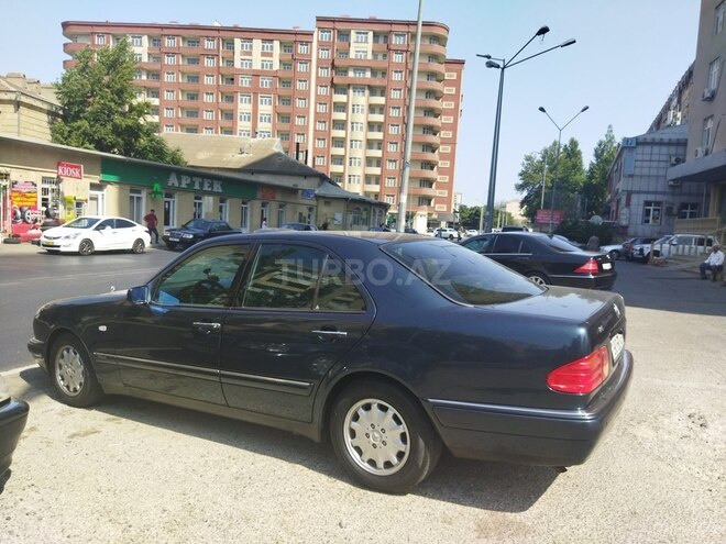 Mercedes E 240 1998, 306,179 km - 2.4 l - Bakı