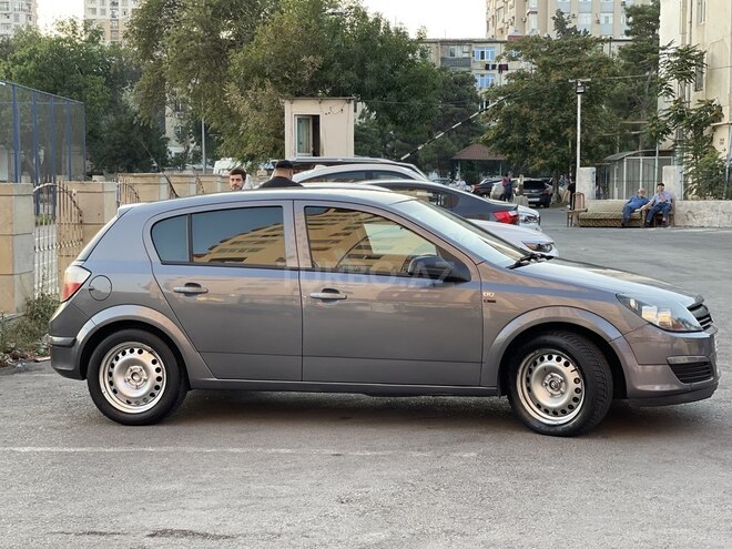Opel Astra 2006, 330,000 km - 1.3 l - Bakı