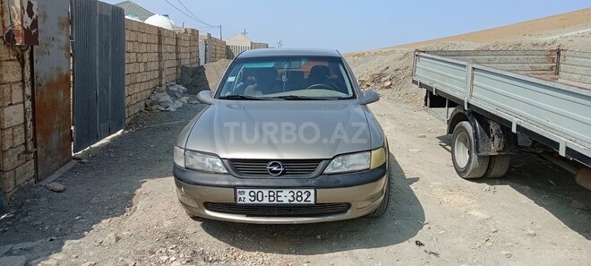 Opel Vectra 1996, 165,260 km - 1.8 l - Bakı