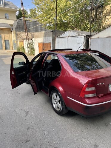 Volkswagen Jetta 2004, 301,000 km - 2.5 l - Bakı