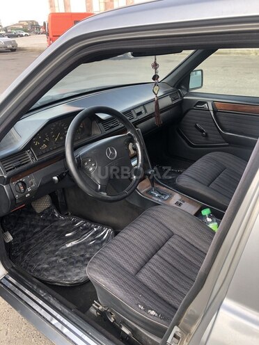 Mercedes E 200 1990, 387,000 km - 2.0 l - Bakı