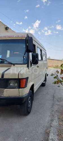 Mercedes 809 D 1992, 700 km - 0.2 l - Saatlı