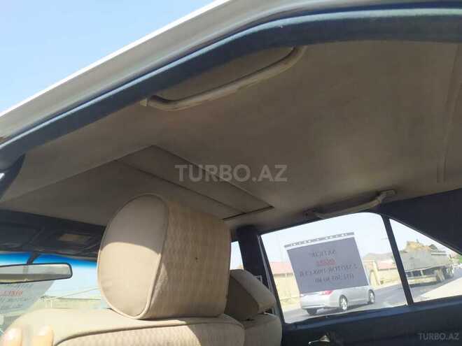 Mercedes E 200 1988, 247,123 km - 2.0 l - Bakı