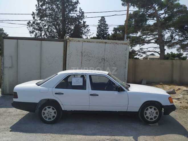 Mercedes E 200 1988, 247,123 km - 2.0 l - Bakı