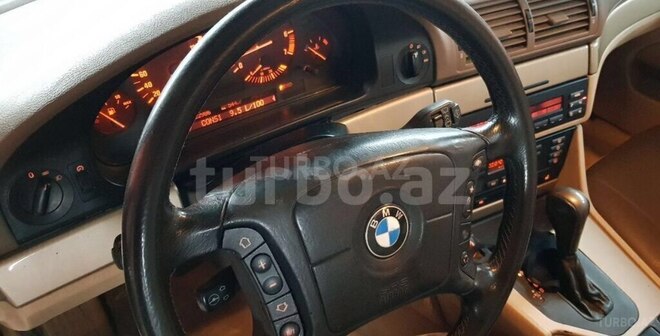 BMW 528 1999, 280,000 km - 2.8 l - Bakı