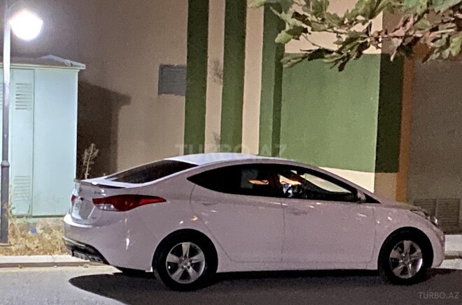 Hyundai Elantra 2012, 198,400 km - 1.8 l - Bakı