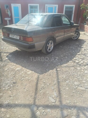 Mercedes 190 1988, 233,000 km - 0.3 l - Beyləqan