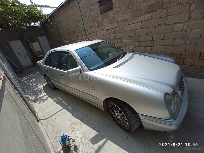 Mercedes E 240 1998, 440,000 km - 2.4 л - Bakı