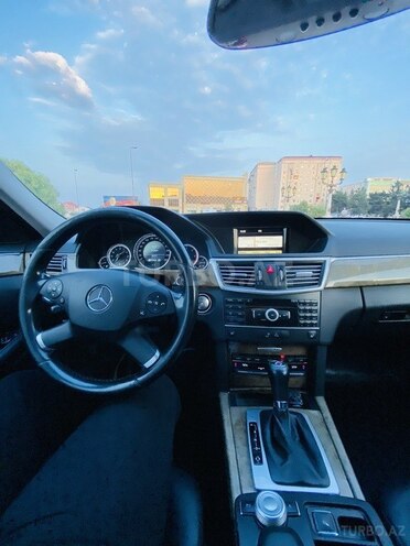 Mercedes E 220 2010, 193,000 km - 2.2 л - Bakı