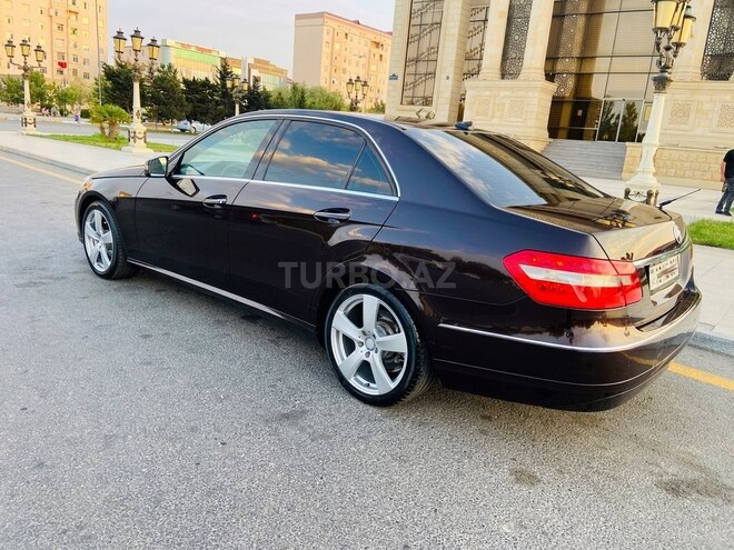 Mercedes E 220 2010, 193,000 km - 2.2 л - Bakı