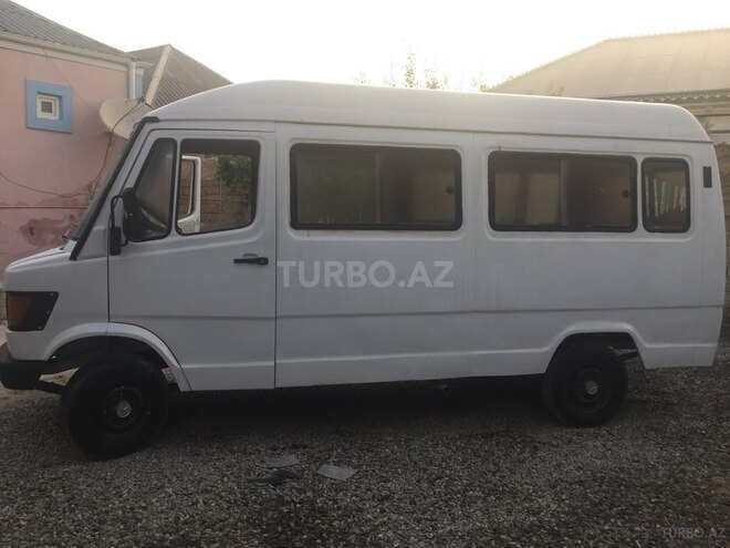 Mercedes 208 D 1991, 222,232 km - 2.2 л - Bakı