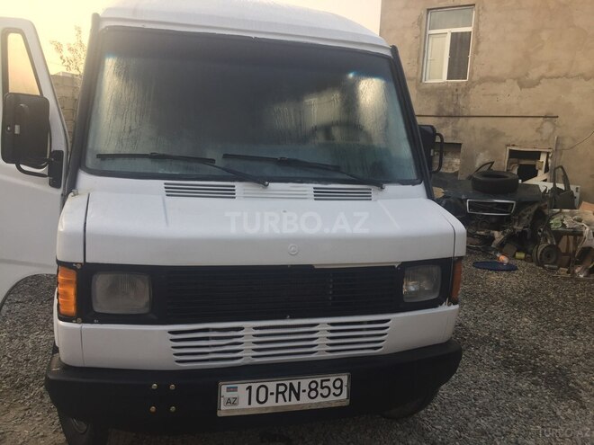 Mercedes 208 D 1991, 222,232 km - 2.2 л - Bakı