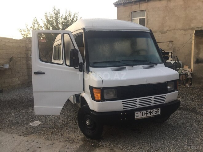 Mercedes 208 D 1991, 222,232 km - 2.2 л - Bakı