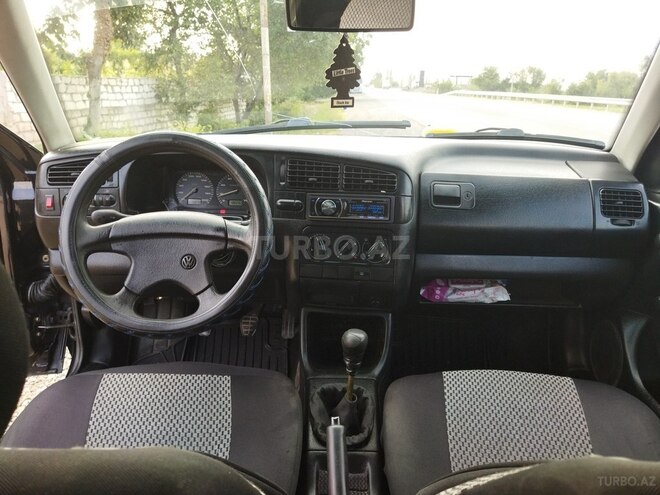 Volkswagen Golf 1994, 278,035 km - 1.6 л - Qazax