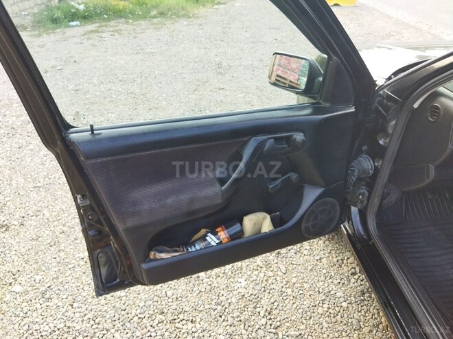 Volkswagen Golf 1994, 278,035 km - 1.6 л - Qazax