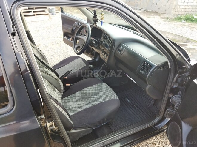 Volkswagen Golf 1994, 278,035 km - 1.6 л - Qazax