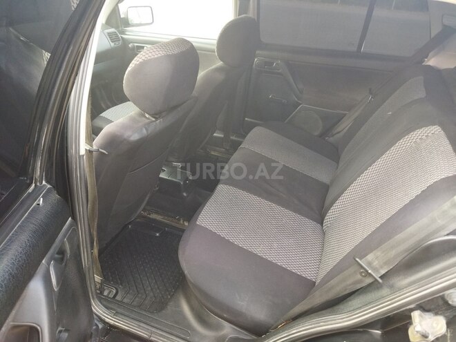 Volkswagen Golf 1994, 278,035 km - 1.6 л - Qazax