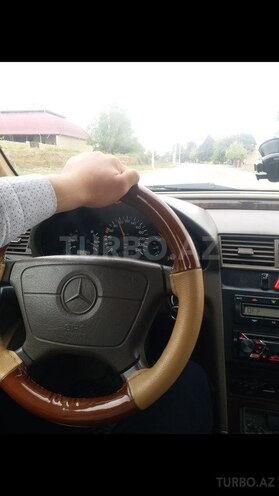 Mercedes C 220 1995, 240,000 km - 2.2 l - Şəmkir