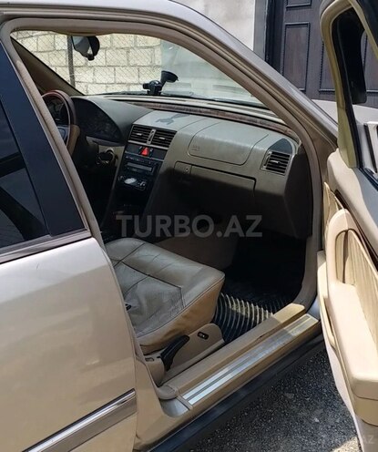 Mercedes C 220 1995, 240,000 km - 2.2 l - Şəmkir