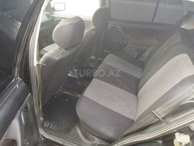Volkswagen Golf 1994, 278,132 km - 1.6 л - Qazax